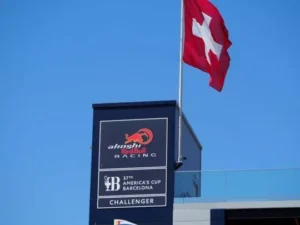 ALINGHI UNA BASE NEL CUORE DELL’AMERICA’S CUP