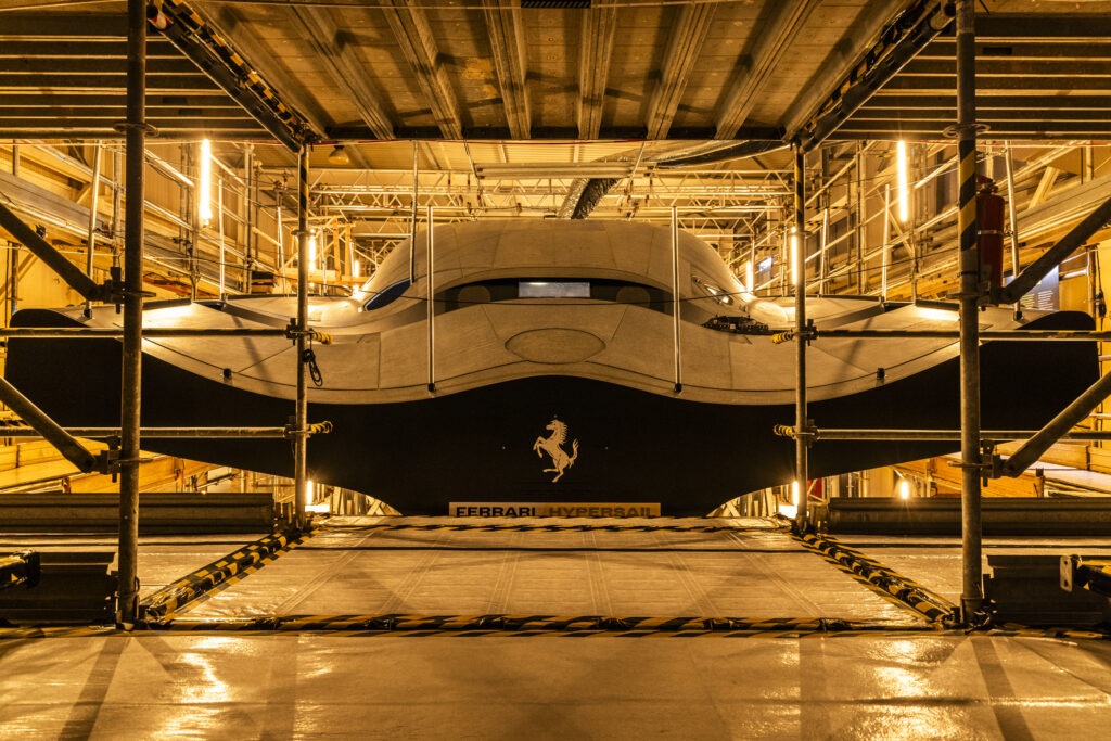 Ferrari Hypersail, scafo completato: ora il mare aspetta risposte